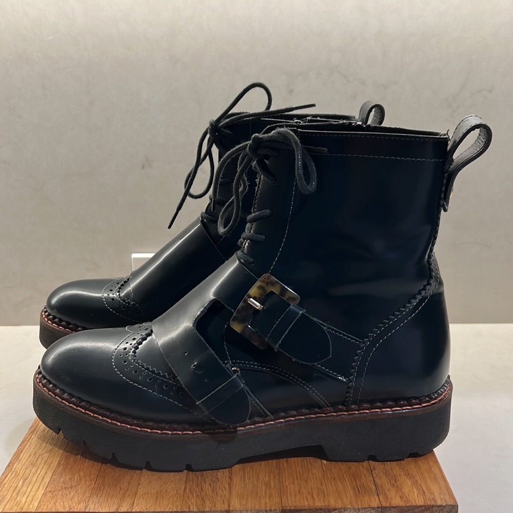 Scotch & Soda lace up boots.
